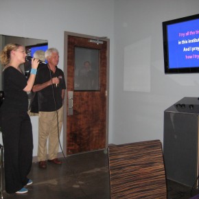 Joelle Jones Voicebox Karaoke Joelle Jones sings at Voicebox Karaoke
